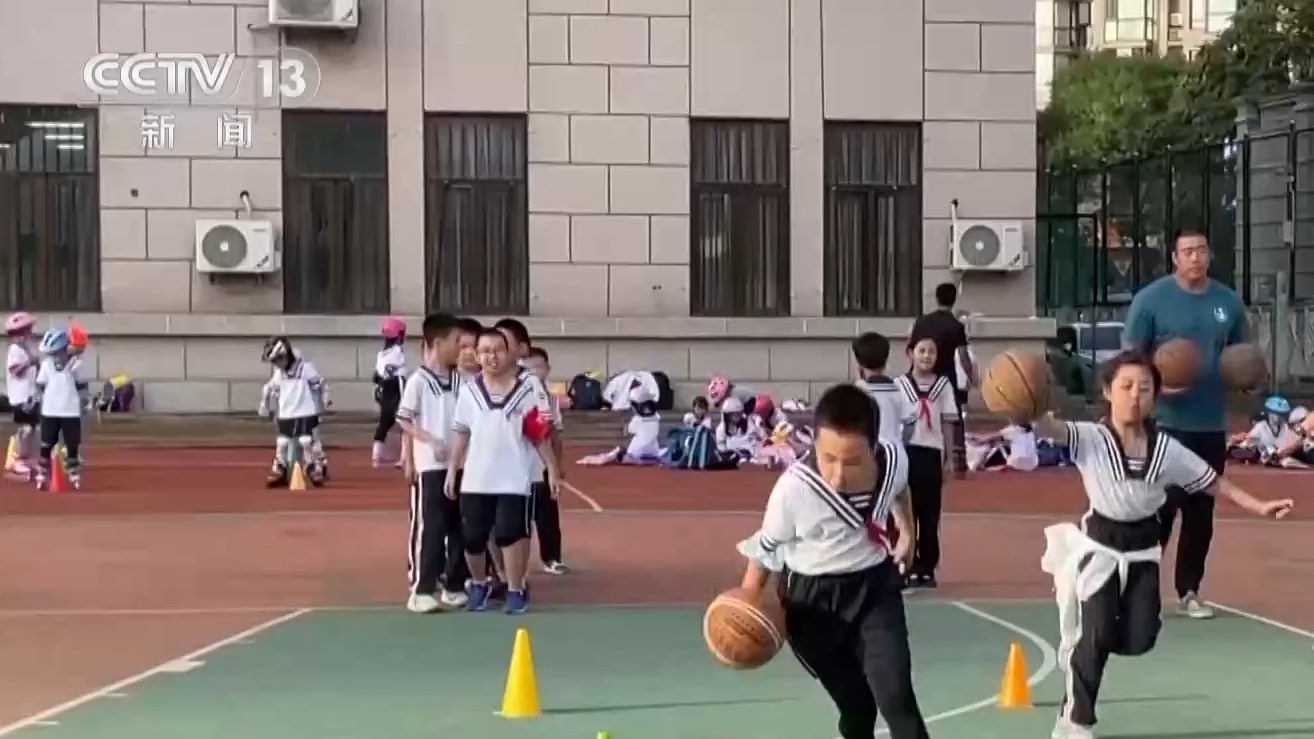 西班牙中场